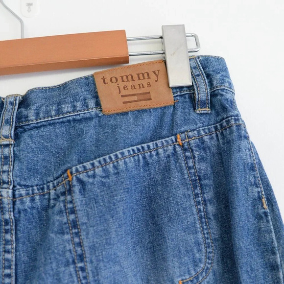 Vintage Tommy Hilfiger Tommy Jeans Mid Wash Back Slit Blue Denim Skirt 3 - Picture 8 of 13